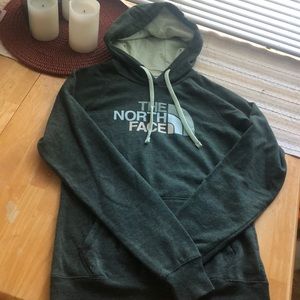 The North Face Women’s sweatshirt